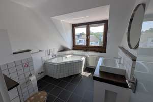 Großzügige Maisonette-Wohnung mit Terrasse, Sauna, Kamin & zwei Stellplätzen in Essen-Frohnhausen – Die vollständige Adresse der Immobilie erhältst du vom Anbieter., 45147 Frohnhausen, Essen – Vorschaubild 11