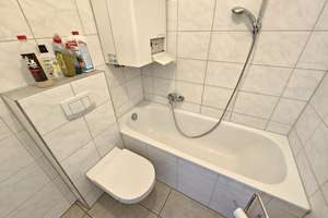 Gemütliche 2-Zimmer-Dachgeschosswohnung mit Dachterrasse im gepflegtem Altbau-Mehrfamilienhaus – Die vollständige Adresse der Immobilie erhältst du vom Anbieter., 41239 Schrievers, Mönchengladbach – Vorschaubild 4