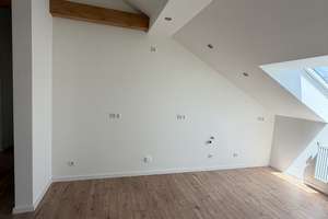 Erstbezug nach Sanierung -  3 Zimmer Altbauwohnung mit Deckenhöhe bis 4 m in Pempelfort – 40476 Pempelfort, Düsseldorf – Vorschaubild 4