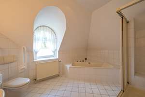 Ansprechendes Einfamilienhaus mit Doppelgarage in Eversten – Die vollständige Adresse der Immobilie erhältst du vom Anbieter., 26131 Eversten, Oldenburg (Oldenburg) – Vorschaubild 24