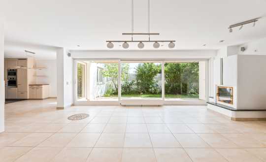 Vielseitig wohnen: modernisierter Bungalow mit Sauna, Kamin, Terrasse &amp; Einlieger-/Gewerbeoption