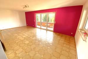 facettenreiches großzügiges 3 Familien-Haus mit Fernsicht und ruhiger Hanglage … – Die vollständige Adresse der Immobilie erhältst du vom Anbieter., 89361 Landensberg – Vorschaubild 2