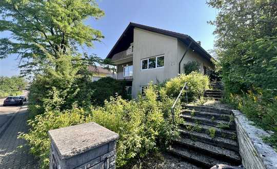 Großes, freistehendes Wohnhaus mit ELW und 753qm Grdst. in Höhenlage von Karlsruhe zu verkaufen