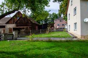 Gemütliches Wohnhaus mit Garage in ruhiger Lage von Schlicht an der Vils - renovierungsbedürftig – Amberg-Sulzbach (Kreis) – Vorschaubild 9
