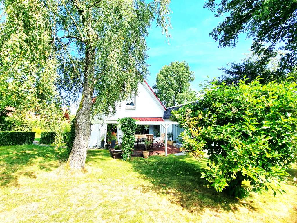 Immobilie in Kierspe - Idyllisches Einfamilienhaus mit Einliegerwohnung großem Gartengrundstück  in Kierspe - Bild 1