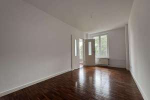 Zuhause mit Charakter: außergewöhnlicher Grundriss, warme Atmosphäre & Balkon zum grünen Innenhof – Die vollständige Adresse der Immobilie erhältst du vom Anbieter., 10969 Kreuzberg, Berlin – Vorschaubild 6