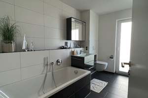 Hochwertige 3-Zi.-Wohnung | 2 Bäder | Balkon | TG + Top Anbindung – Oswald-Hesse-Straße 14, 70469 Bahnhof Feuerbach, Stuttgart – Vorschaubild 6