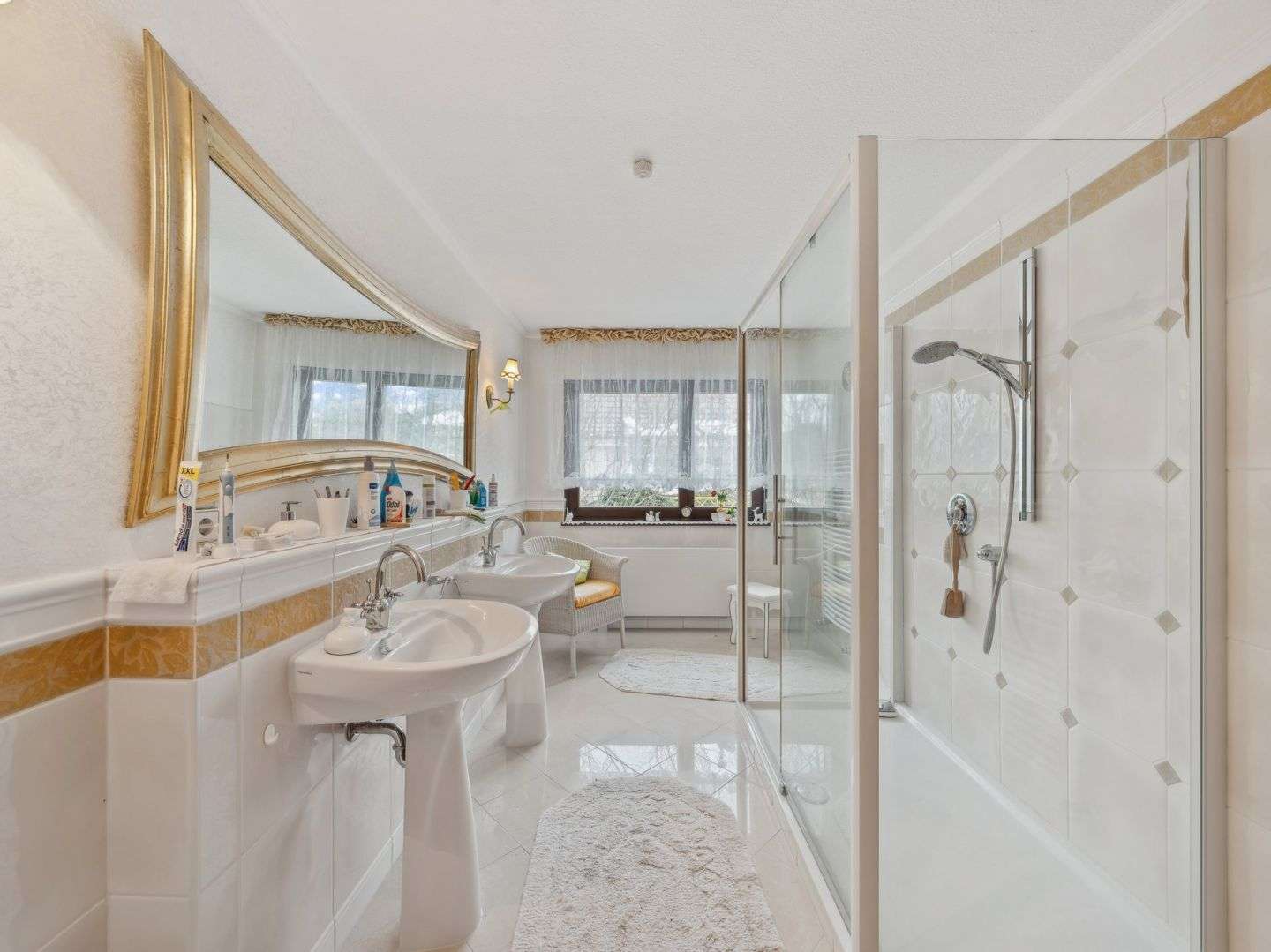 Immobilie in Bad Belzig - Großzügiges Zweifamilienhaus mit 8 Zimmern, Gartenidylle und Vollkeller in Bad Belzig - Bild 1