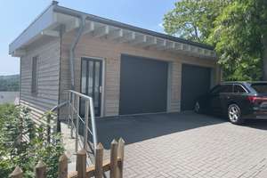 EFH kernsaniert mit PV-Anlage und Neubau mit 3 Garagen in sonniger zentrumsnaher Lage von Siegen