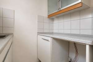 Hell, ruhig gelegen, zentral, 2 ZKB, TL- Bad – Die vollständige Adresse der Immobilie erhältst du vom Anbieter., 76133 Innenstadt-West, Karlsruhe – Vorschaubild 6