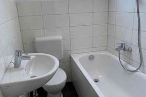 Singles aufgepasst! Gemütliche 1-Zimmer-Wohnung unterm Dach – An der Steinhalde 56, 44879 Dahlhausen, Bochum – Vorschaubild 2