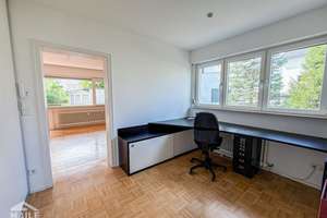 Urbanes Wohnen im Grünen: 5-Zimmer-Wohnung, zwei Balkone, eine Garage und Stellplatz! – Die vollständige Adresse der Immobilie erhältst du vom Anbieter., 70195 Botnang-Ost, Stuttgart – Vorschaubild 10