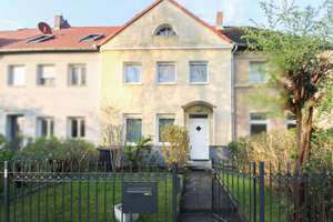 Charmantes Reihenmittelhaus in naturnaher Lage von Berlin-Johannisthal – Die vollständige Adresse der Immobilie erhältst du vom Anbieter., 12487 Johannisthal, Berlin – Vorschaubild 1