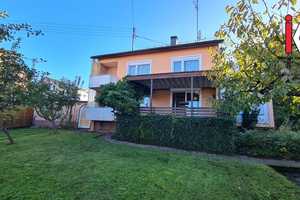 Familienglück sucht Eigentümer!
Zweifamilienhaus in Sindelfingen – Böblingen (Kreis) – Vorschaubild 1