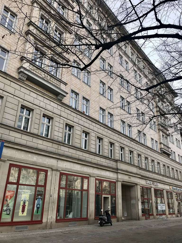 Zentrale 4 Zimmerwohnung mit Aufzug in Berlin-Friedrichshain