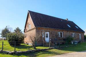 In Ostseenähe Urlaub machen oder Familienwohnsitz begründen – Die vollständige Adresse der Immobilie erhältst du vom Anbieter., 17128 Völschow – Vorschaubild 1