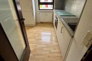 *** DIREKT EINZIEHEN *** BLICK IN DEN SCHLOSSPARK *** Tolle 2 ZKBB mit "Turmzimmer" und Tiefgarage! – Mosburgstr. 8g, 65203 Biebrich, Wiesbaden – Vorschaubild 9