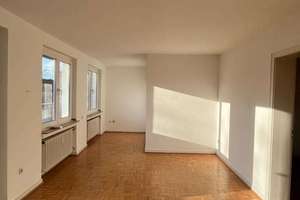 Dachgeschosswohnung im Krefelder Zentrum