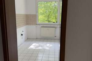 Helle und frisch renovierte 3-Zimmer-Wohnung mit Balkon in Duisburg-Obermeiderich – Neumühler Straße 39, 47138 Obermeiderich, Duisburg – Vorschaubild 3