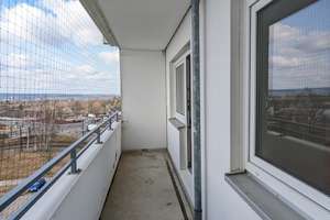 Gepflegte Einraumwohnung über den Wolken mit sonnigem Südbalkon  – Die vollständige Adresse der Immobilie erhältst du vom Anbieter., 9122 Morgenleite, Chemnitz – Vorschaubild 1