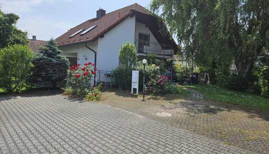 Bild von Haus-Familienglück.......