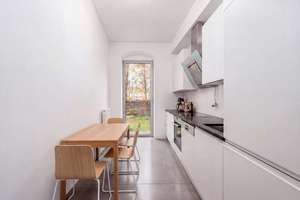 Hübsche Altbauwohnung an der Torstraße mit 2 Zimmern und kleiner Terrasse - aktuell vermietet – Die vollständige Adresse der Immobilie erhältst du vom Anbieter., 10119 Prenzlauer Berg, Berlin – Vorschaubild 8