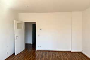 Balkon mit Blick ins Herz der Stadt – Wohnen im Zentrum von Hannover – Bergmannstr. 7, 30159 Hannover – Vorschaubild 4