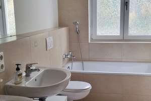 Geräumige 4-Zimmer-Wohnung mit Balkon und Terrasse und Gartenanteil am Olympiapark – 80809 Am Luitpoldpark, München – Vorschaubild 11