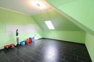 Ein Haus, zwei Herzen: Familienidylle mit viel Platz und grüner Oase – Cloppenburg (Kreis) – Vorschaubild 12