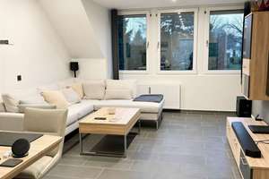 Kernsaniert, ruhig gelegen und mit Gartenanteil. Moderne 3-Zimmer Wohnung mit Stellplatz, uvm.