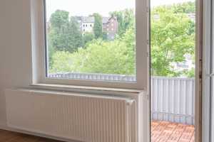 Frisch renovierte 3 ZKB-Wohnung mit Balkon in zentraler Lage – Friedrich-Wilhelm-Str. 80, 57074 Siegen-Wittgenstein (Kreis) – Vorschaubild 1