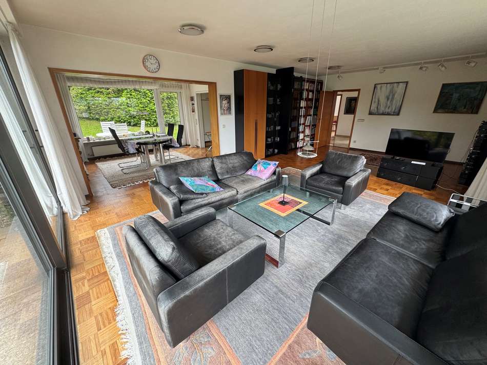Wohnzimmer mit Esszimmer