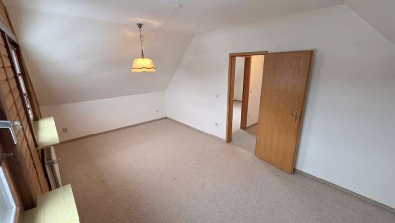 Immobilie in Tremsbüttel - Tremsbüttel: EFH (Bj. 83) +Garage/V´Keller, ca. 297m² Wohn-/Nutzfl., 6 Räume,  ca. 607m² Grundstück - Bild 7