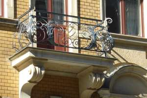 Helle 3-Zi.-Whg. mit Balkon, Parkett und Stuck