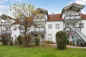 Bezugsfrei! Attraktive 4-Zimmer-Wohnung mit 2 Balkonen und EBK in Ingolstadt
 – Die vollständige Adresse der Immobilie erhältst du vom Anbieter., 85049 Friedrichshofen-Hollerstauden, Ingolstadt – Vorschaubild 1