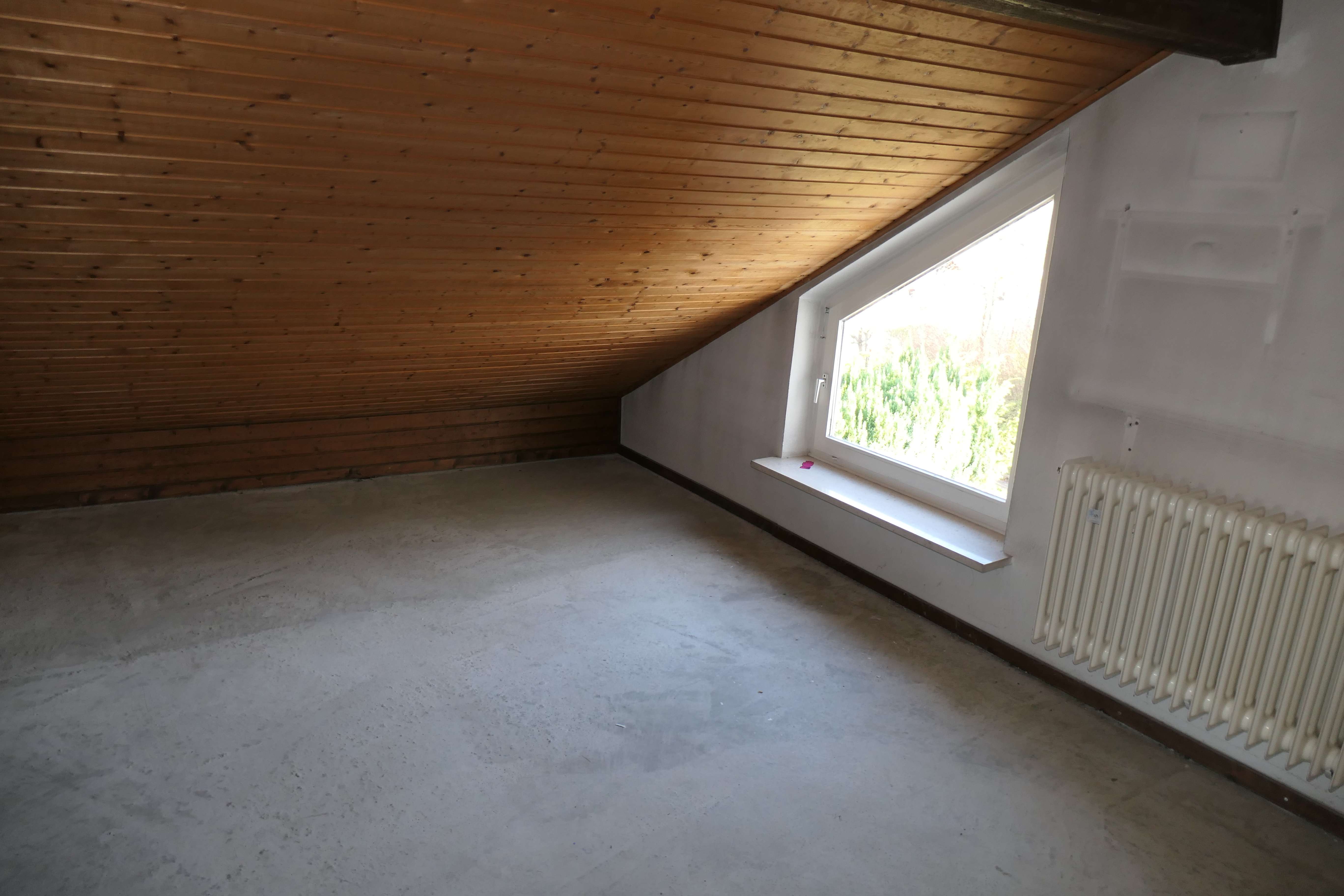 Immobilie in Mainburg - Top Lage! Nähe Salvatorberg! Renovierungsbedürftiges Wohnhaus mit 2 Wohneinheiten und Garagen - Bild 0