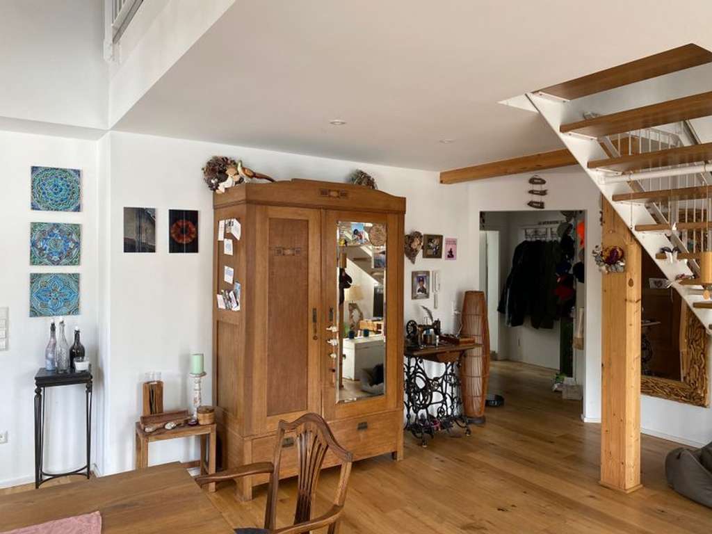 Immobilie in Cleebronn - Wunderschöne, moderne 4-Zimmer-Maisonette-Wohnung mit Balkon und EBK in Cleebronn - Bild 3