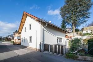 Einfamilienhaus mit gepflegtem Garten, Terrasse und Brunnenwasser-Genuss – Die vollständige Adresse der Immobilie erhältst du vom Anbieter., 93413 Cham – Vorschaubild 4