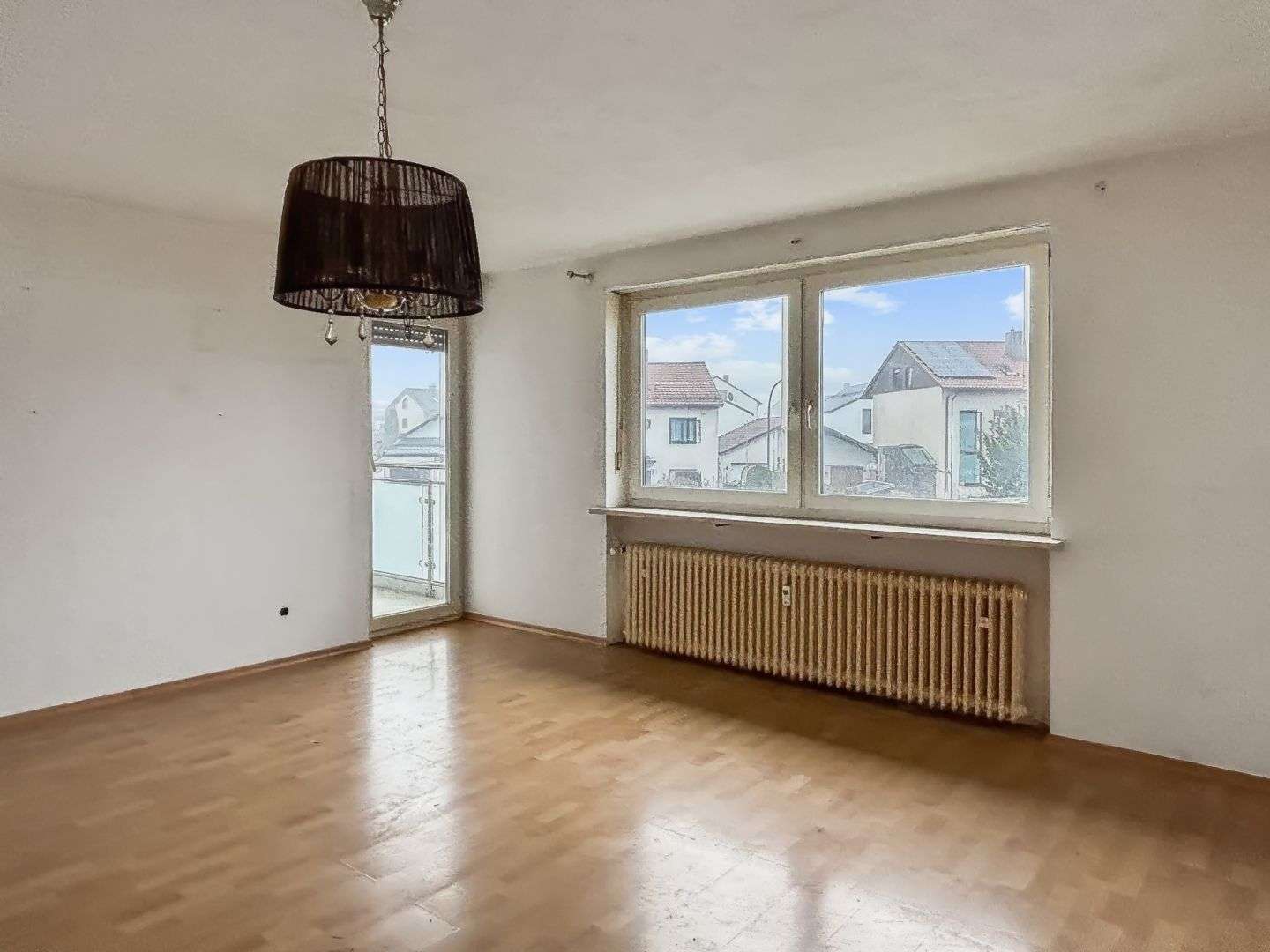 Immobilie in Obertraubling - Mehrfamilienhaus zur Sanierung und Erweiterung in Obertraubling - Bild 1