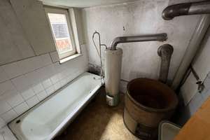 Stark sanierungsbedürftiges /  baufälliges  Fachwerkhaus auf einem 327 m² Grundstück – Ropperhäuser Straße 17, 34621 Frielendorf – Vorschaubild 7