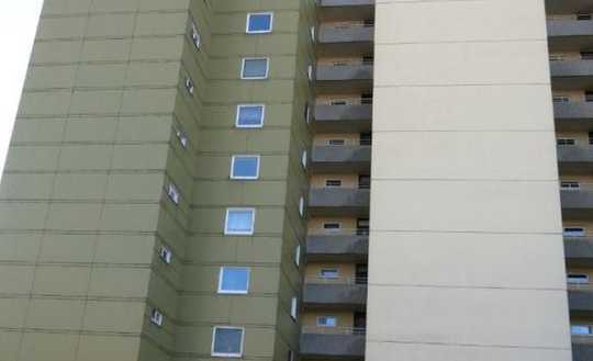 Gepflegtes Haus - Zentrum + Balkon + TG-Stellplatz