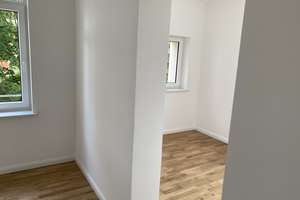 Erstbezug 3 Raum mit Balkon hochwertigeste Ausstattung – Max- Planck- Str. 66, 8525 Haselbrunn, Plauen – Vorschaubild 3