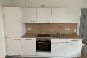 moderne zwei Zimmer im Erdgeschoss