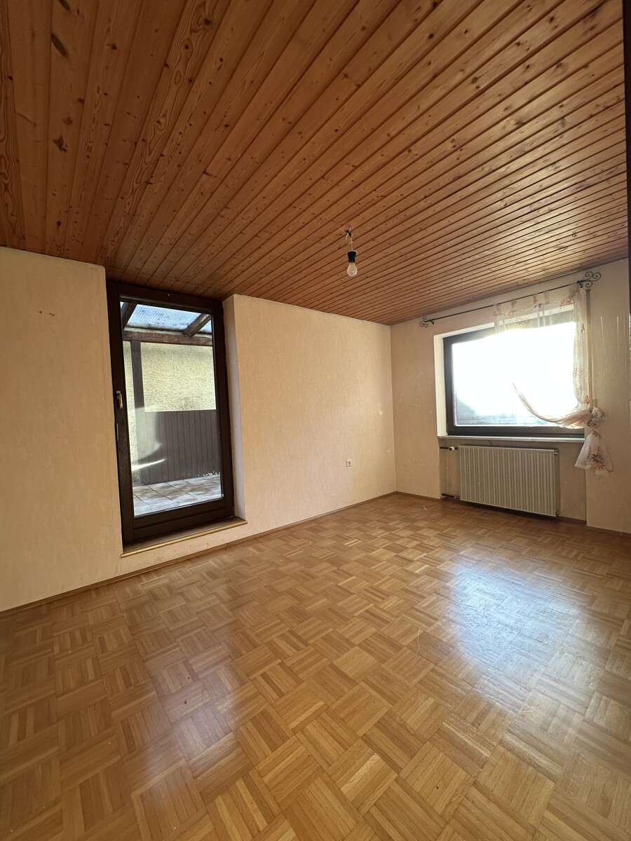 Immobilie in Schöntal - Charaktervoller Hof mit Haus, Garage und Nebengebäuden! - Bild 2