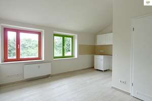 *NUR für Studierende und Azubis* Dach-Apartment mit Badewanne