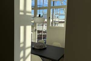 Urban Living Stuttgart-Mitte – möblierte 2,5-Zimmer-Altbauwohnung mit Balkon & Designausstattung – Paulinenstraße 14-16, 70178 Karlshöhe, Stuttgart – Vorschaubild 11