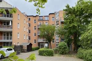 3,5-Zimmer-DG-Wohnung mit EBK, Kamin, 2 Bäder, Terrasse