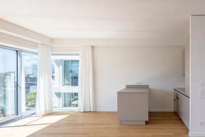 Fantastische Aussicht trifft moderne Wohnatmosphäre: Großzügige 2-Zimmer Wohnung