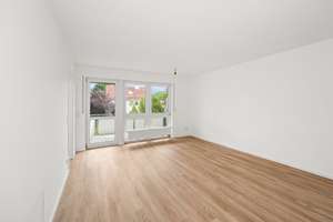 Charmante 1-Zimmer-Wohnung mit großem Sonnenbalkon in schöner Lage von Fürth-Burgfarrnbach – Würzburgerstraße 574b, 90768 Atzenhof, Burgfarrnbach, Fürth – Vorschaubild 1