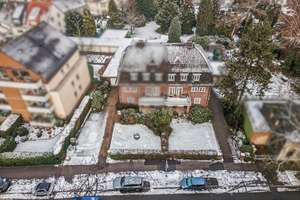 Charmante Doppelhaushälfte mit ca. 200 m² Wohnfläche auf großem Grundstück in Wambel